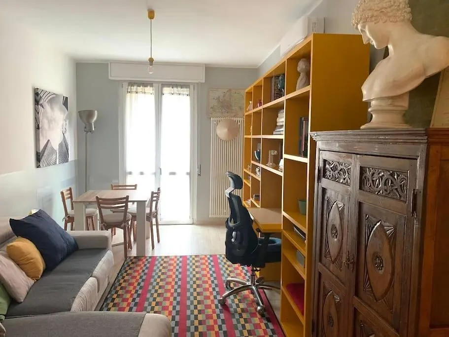Art&Design Close To Bocconi University Mediolan